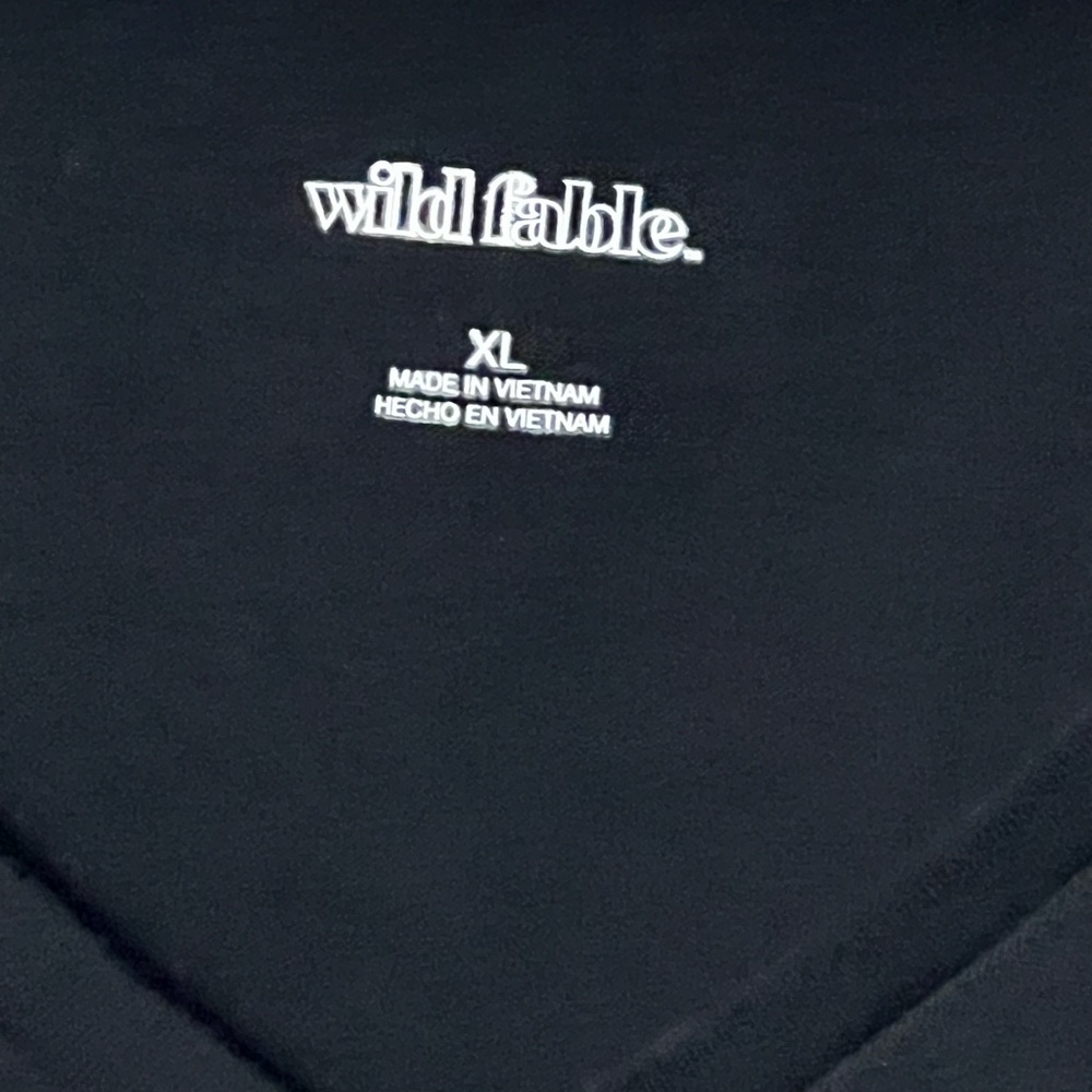 Wild Fable Black V-Neck Crop Top - Picture 2 of 2